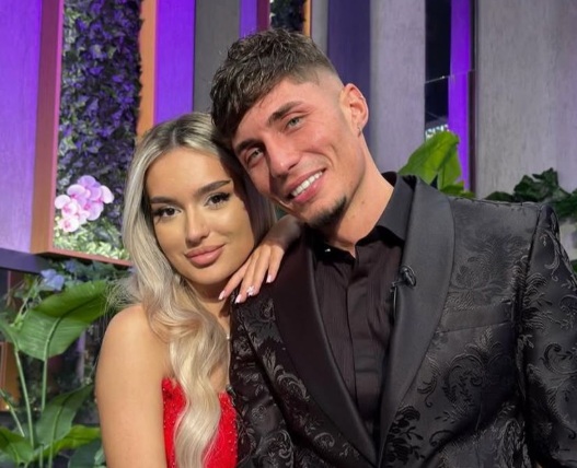 Imagine virală cu Naomi și Dorobanțu: cum i-au „transformat” fanii în părinți după „Casa Iubirii”