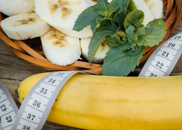 Când e cel mai bine să mănânci banane? Medicii explică efectele reale asupra organismului