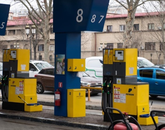 ULTIMA ORĂ: Motorina se apropie de 10 lei/l. Noi scumpiri la pompă pentru a 6-a zi consecutivă
