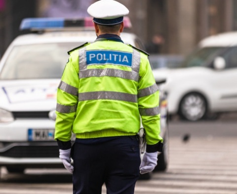 Pensia unui fost polițist în 2026: cât poate ajunge să încaseze lunar