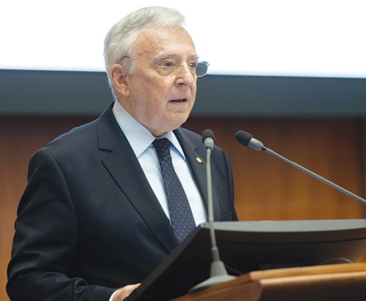 Mugur Isărescu avertizează: România riscă recesiune dacă investițiile nu cresc rapid