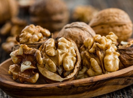 Nucile, alimentul natural care susține sănătatea inimii și nivelul de energie zilnic